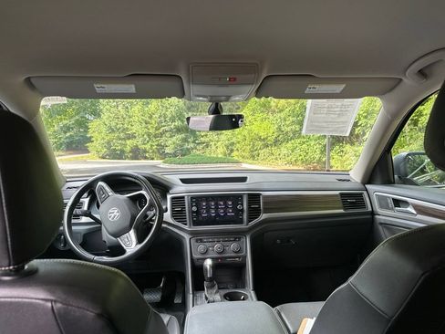 Used 2021 Volkswagen Atlas SE w/ Towing Package FWD image 8
