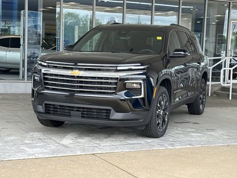 New 2026 Chevrolet Traverse LT w/ Sun and Wheel Package FWD image 12