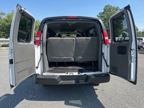 Used 2020 Chevrolet Express 3500 LS RWD image 23