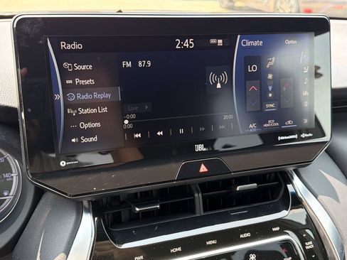 Used 2021 Toyota Venza Limited AWD/4WD image 21