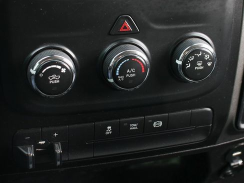 Used 2018 RAM 3500 Tradesman w/ Popular Equipment Group image 28