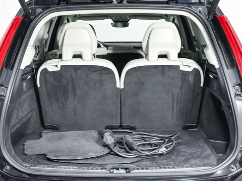 Certified 2023 Volvo XC90 T8 Ultimate AWD/4WD image 33