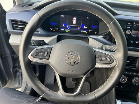 Certified 2023 Volkswagen Taos SE w/ Panoramic Sunroof Package FWD image 16