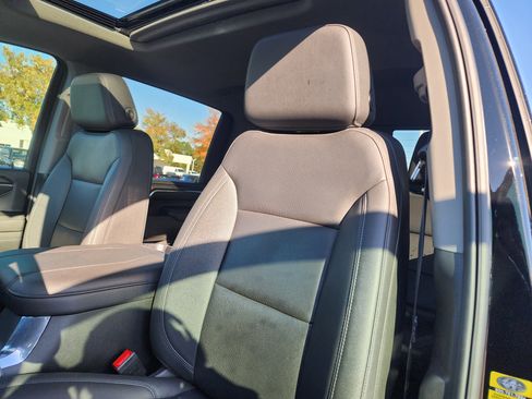 Used 2024 Chevrolet Silverado 2500 LTZ w/ LTZ Premium Package image 21