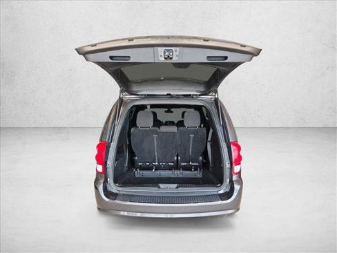 Used 2020 Dodge Grand Caravan SE FWD image 6