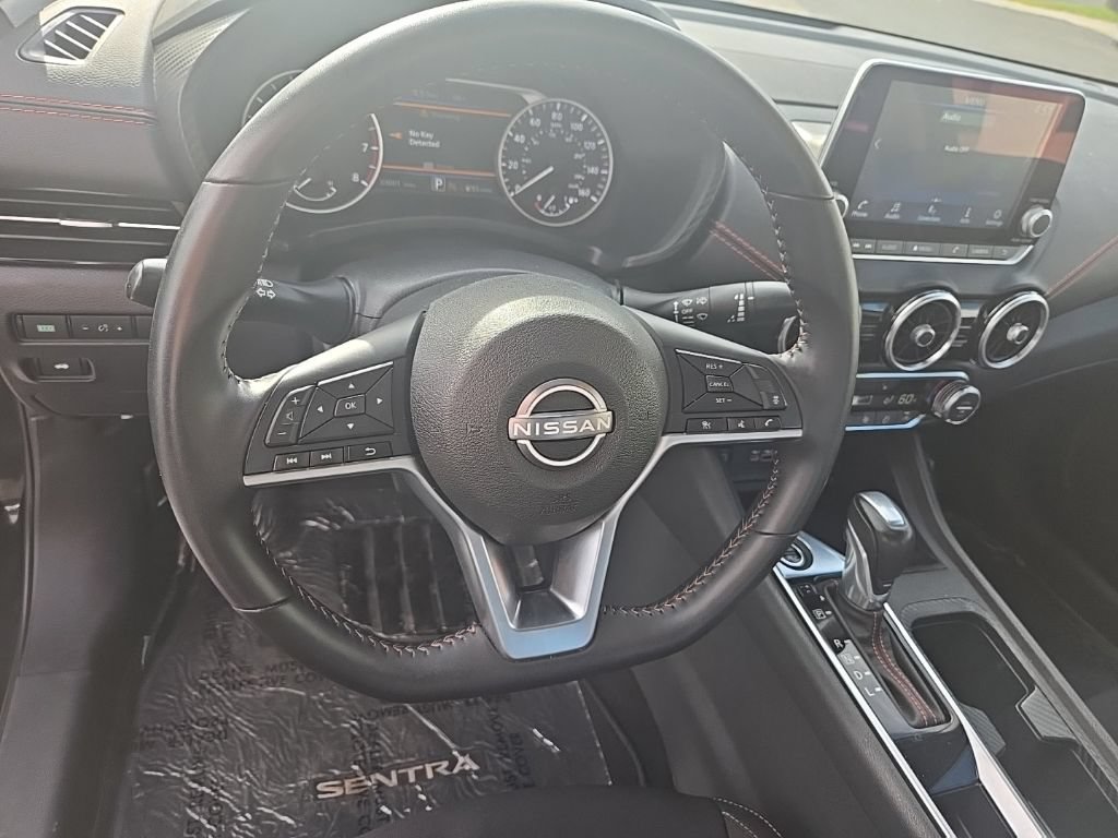 Used 2025 Nissan Sentra SR FWD image 13
