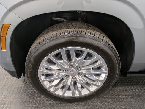 Used 2026 GMC Yukon Denali w/ Sun & Power Step Package AWD/4WD image 7