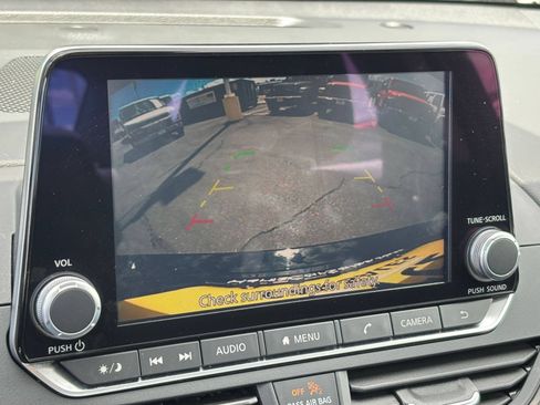 Used 2025 Nissan Altima 2.5 SV FWD image 20