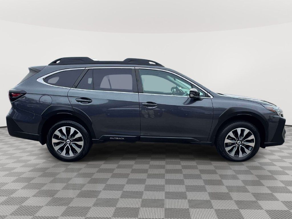 Used 2023 Subaru Outback Limited AWD/4WD image 9