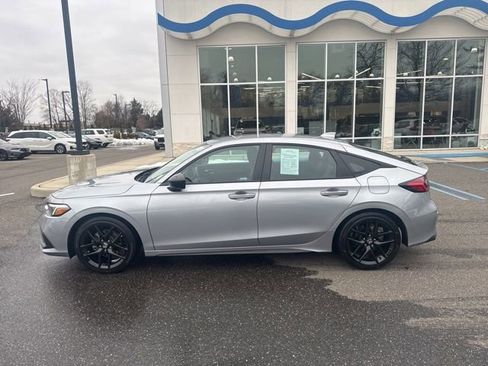 Used 2023 Honda Civic Sport image 5