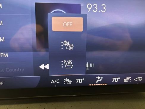 Used 2025 Buick Enclave Avenir w/ Super Cruise Package AWD/4WD image 29
