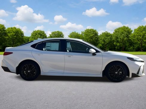 New 2026 Toyota Camry SE w/ Convenience Package FWD image 8
