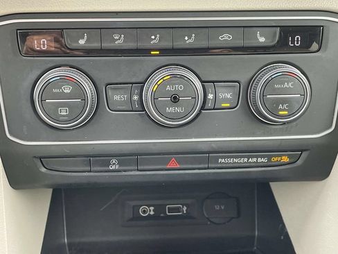 Used 2019 Volkswagen Atlas SE FWD image 28