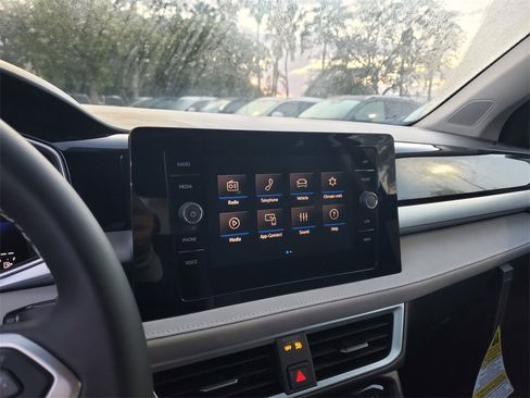 New 2026 Volkswagen Taos S image 8