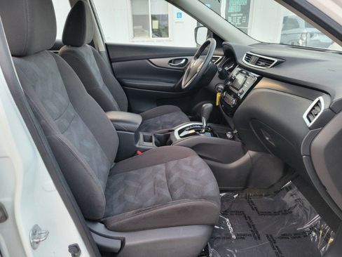 Used 2015 Nissan Rogue S FWD image 22