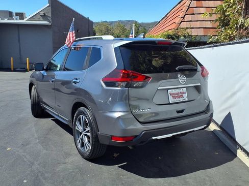 Used 2018 Nissan Rogue SL FWD image 5