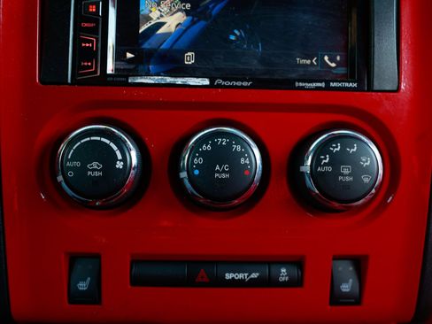 Used 2014 Dodge Challenger R/T image 31