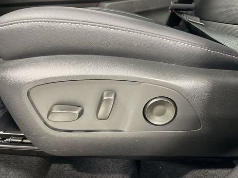 Used 2026 Chevrolet Traverse LT AWD/4WD image 4