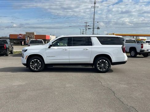 New 2026 Chevrolet Suburban LS RWD image 8