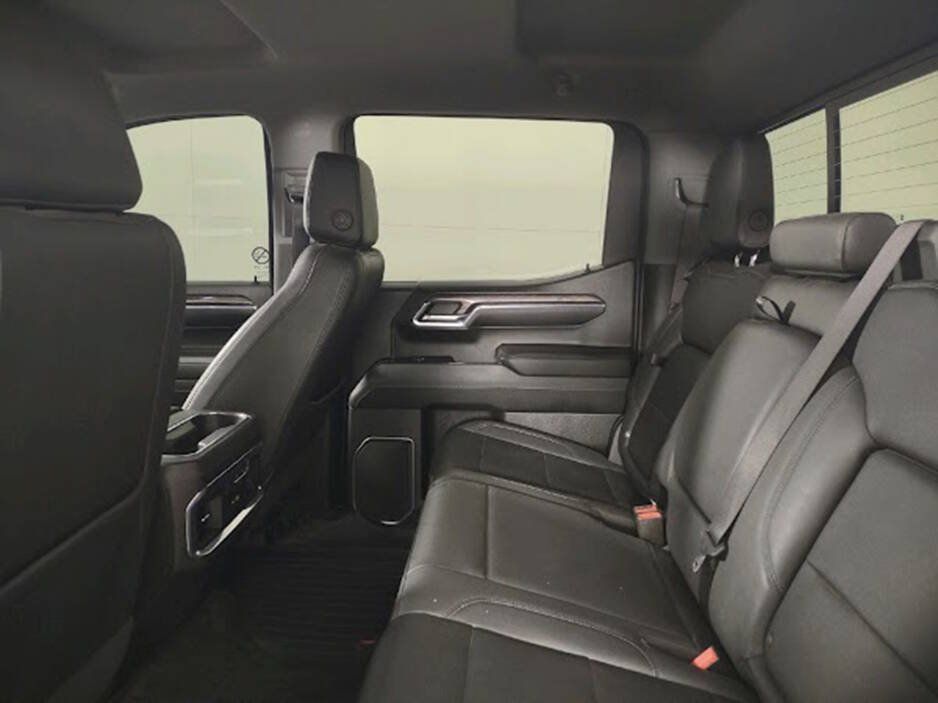 Used 2023 Chevrolet Silverado 1500 LTZ w/ LTZ Convenience Package II AWD/4WD image 17