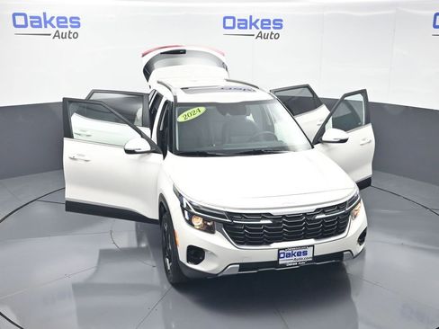 Used 2024 Kia Seltos EX AWD/4WD image 58