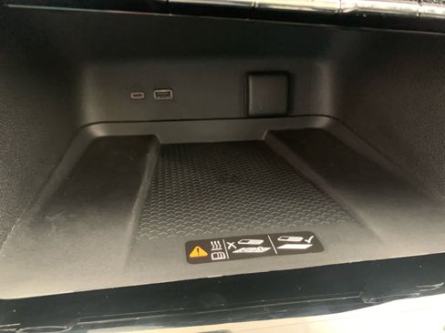 Used 2024 Chevrolet Traverse Z71 w/ Enhanced Driving Package image 32