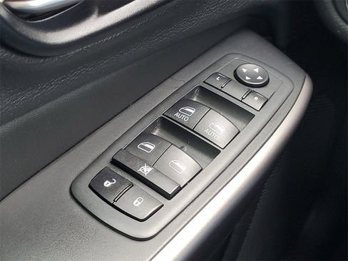 Used 2020 Jeep Cherokee Latitude Lux w/ Quick Order Package 26H Lux image 16