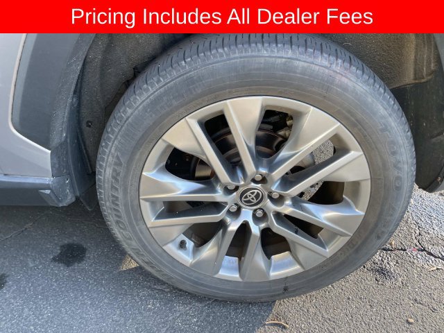 Used 2021 Toyota RAV4 XLE Premium AWD/4WD image 3