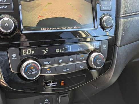 Certified 2020 Nissan Rogue SV image 25