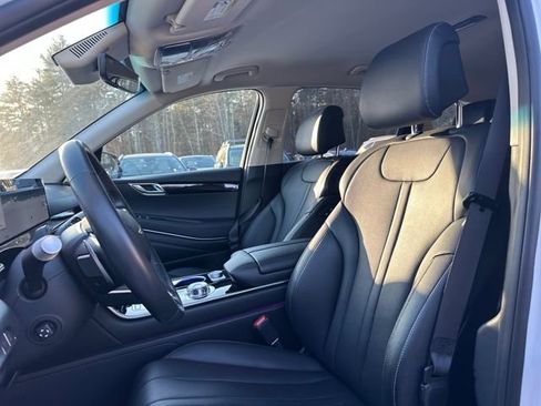 Used 2025 Genesis GV80 2.5T Standard image 14