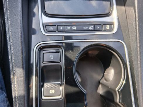 Used 2017 Jaguar F-PACE S AWD/4WD image 18