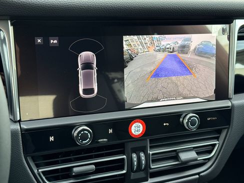 New 2026 Porsche Macan image 23