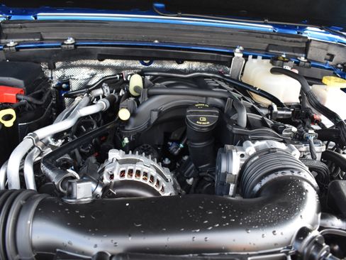 Used 2024 Jeep Gladiator Sport image 34