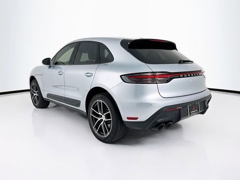 Certified 2025 Porsche Macan image 3