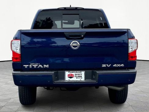 Used 2022 Nissan Titan SV image 6
