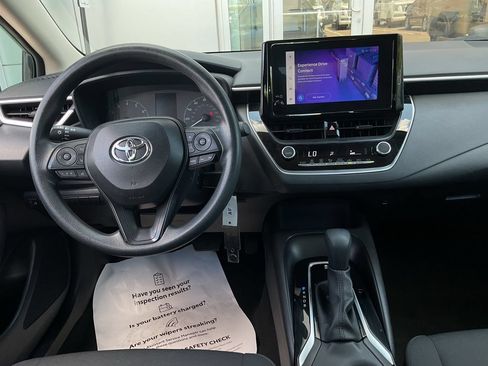 Used 2025 Toyota Corolla LE FWD image 13