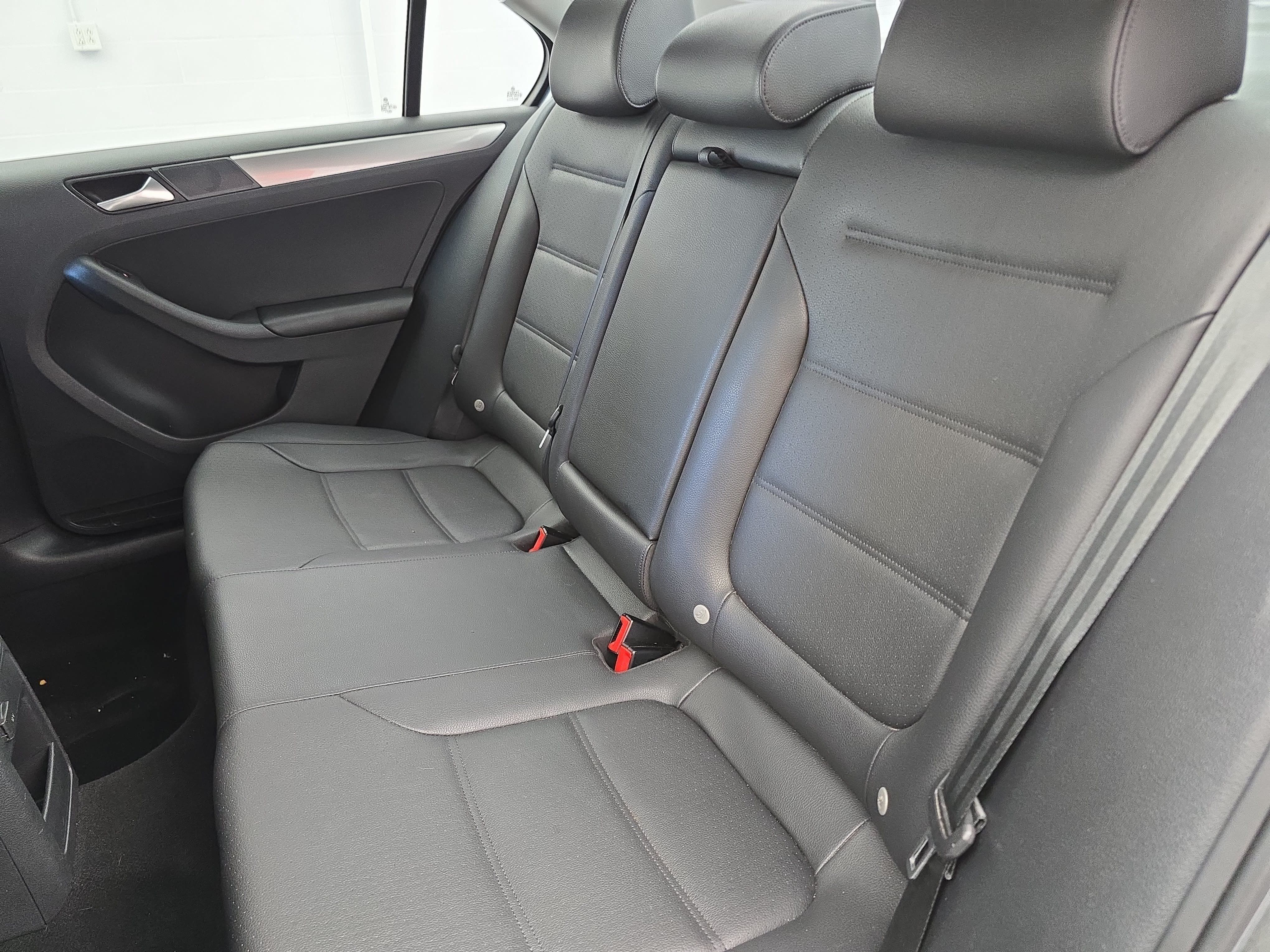 Used 2017 Volkswagen Jetta SE FWD image 13
