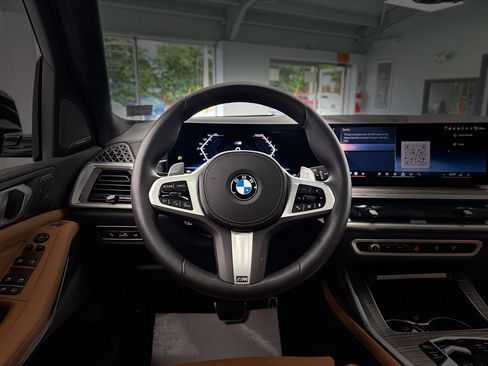 Used 2026 BMW X7 xDrive40i AWD/4WD image 18