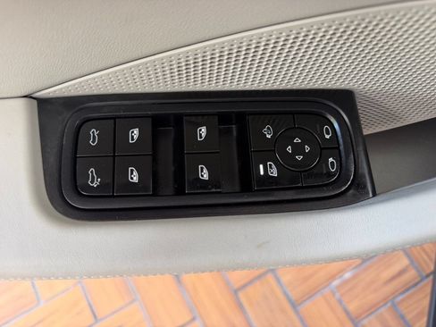 Used 2024 Porsche Macan 4 Electric AWD/4WD image 21