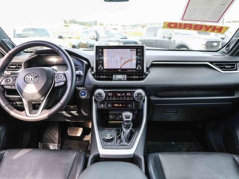 Certified 2020 Toyota RAV4 XSE image 2