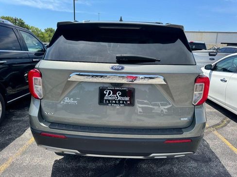 Used 2020 Ford Explorer XLT w/ Equipment Group 202A AWD/4WD image 3