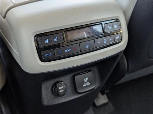 Used 2025 Hyundai Palisade Limited FWD image 18