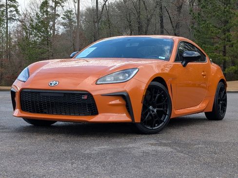 Used 2023 Toyota GR86 10th Anniversary SE image 4