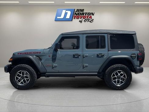 Used 2025 Jeep Wrangler Unlimited Rubicon AWD/4WD image 8
