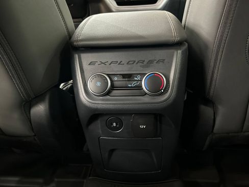 Used 2025 Ford Explorer Active w/ Active Comfort Package AWD/4WD image 26