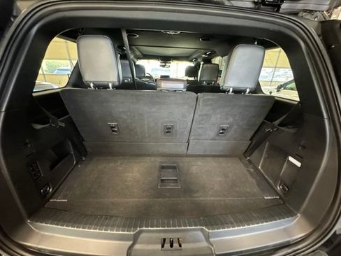 Used 2023 Ford Expedition Limited RWD image 15