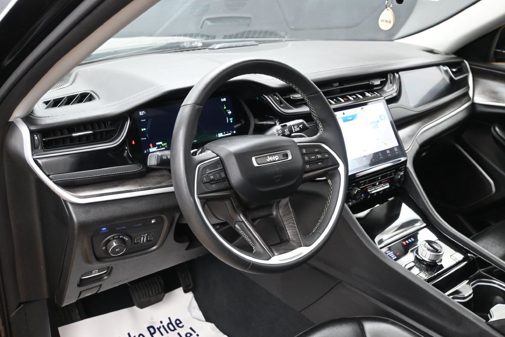 Used 2023 Jeep Grand Cherokee 4WD 4xe image 12