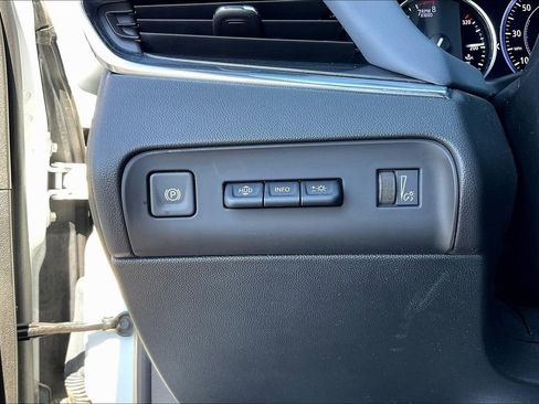 Used 2023 Buick Enclave Premium image 36