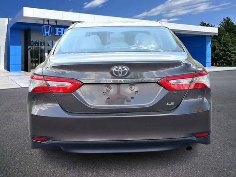 Used 2018 Toyota Camry LE image 23