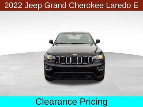 Used 2022 Jeep Grand Cherokee Laredo E w/ Security & Convenience Group AWD/4WD image 2